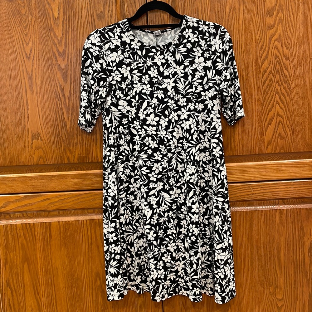Old Navy size S black dress with white flowers.